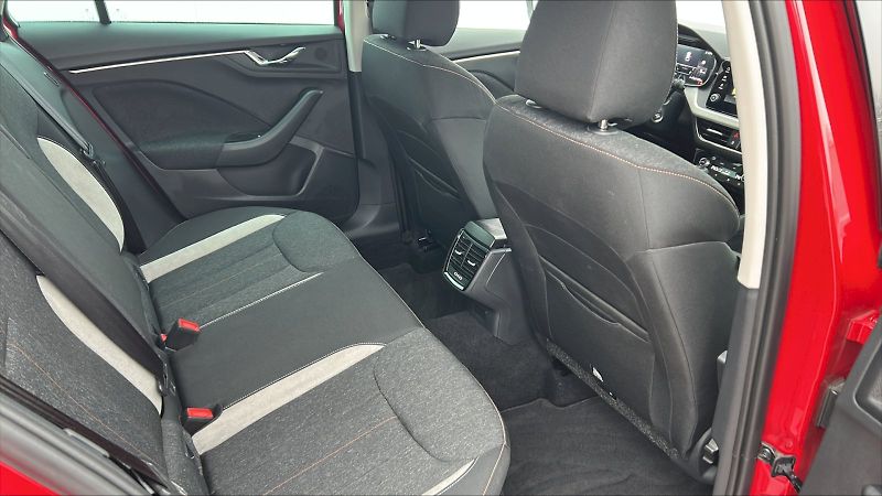 Škoda Scala (2024) SELEC TSI 85/1.0 A7F - fotka 12 z 26