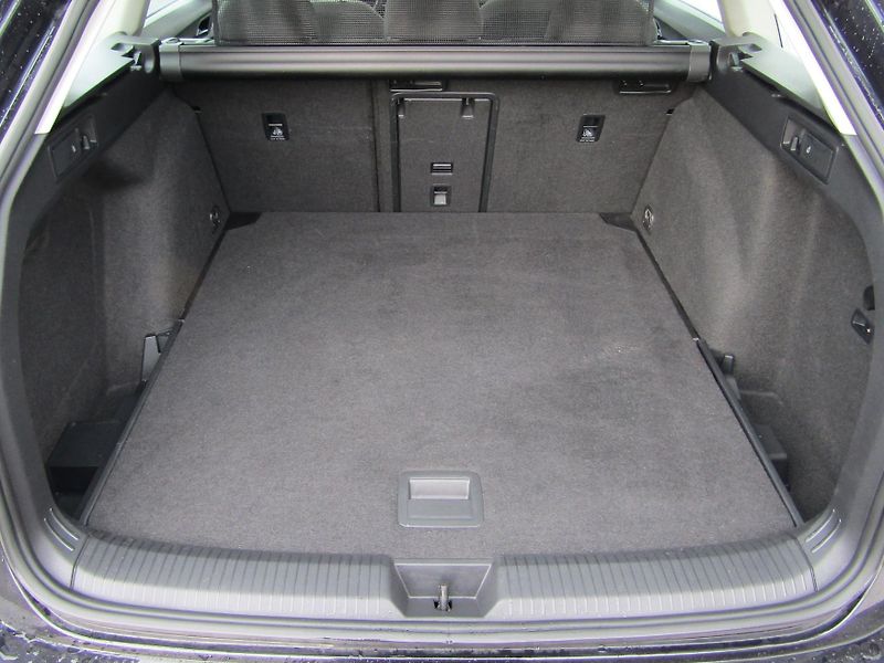 Volkswagen Golf Wa 2.0 Life DT085 Variant Life - fotka 14 z 30