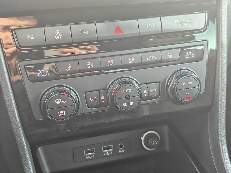 Seat Ateca DSG 4WD 2,0 TSI - fotka 22 z 30