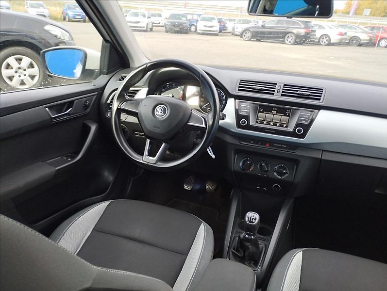 Škoda Fabia 1,0 - fotka 9 z 20