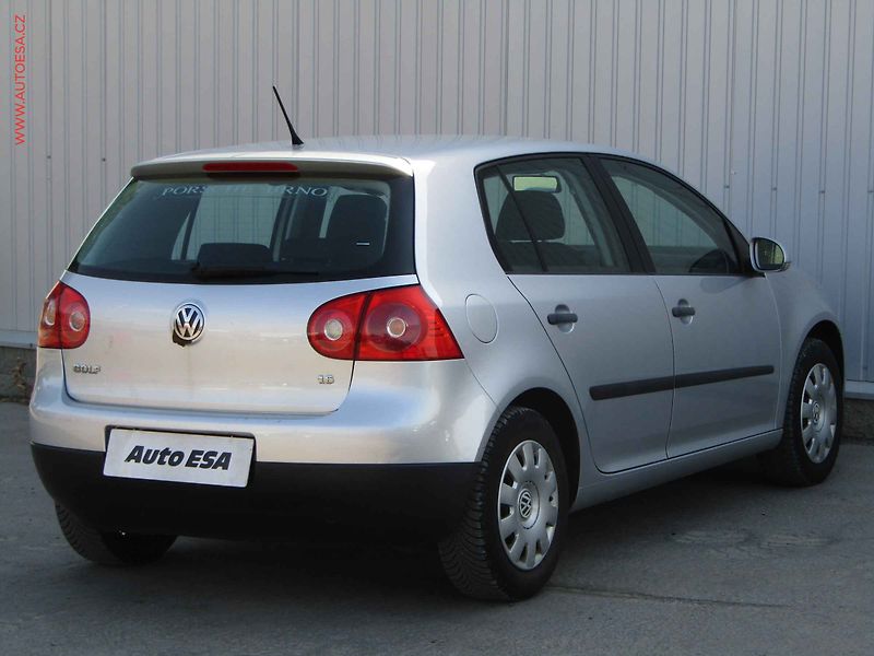 Volkswagen Golf (2007) 1.6MPi, Klima - fotka 4 z 15