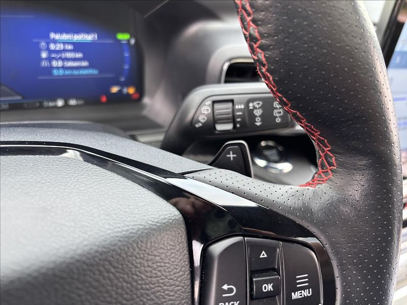 Ford Explorer 3,0 PHEV 336kW ST-Line AWD DPH - fotka 35 z 52