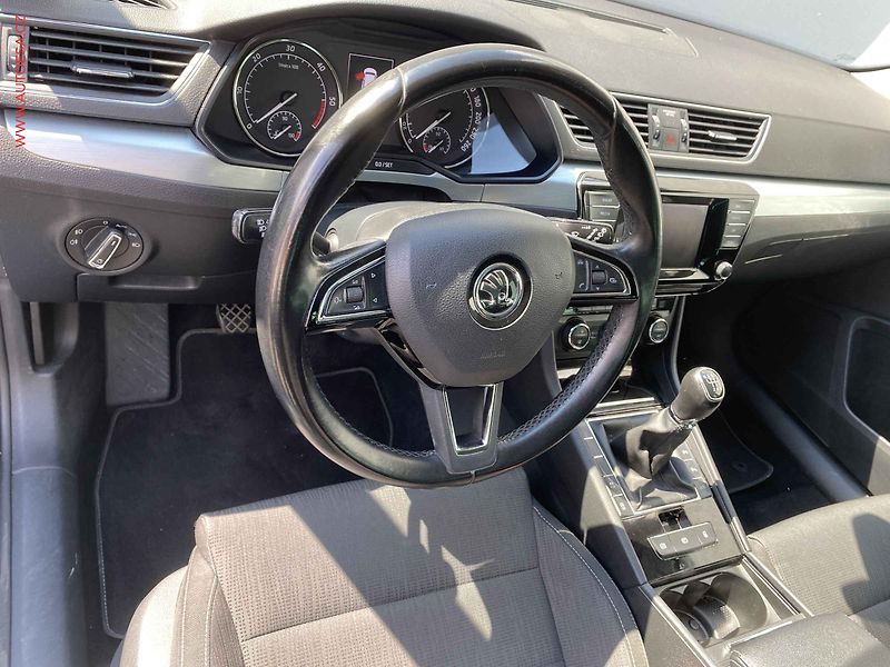 Škoda Superb (2016) 2.0 TDi - fotka 12 z 18