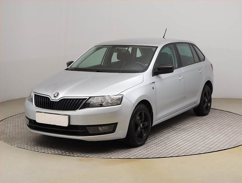 Škoda Rapid (2015) Spaceback 1.2 TSI, Tempomat - fotka 2 z 22
