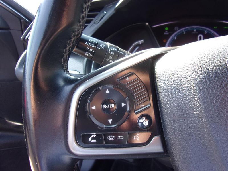 Honda Civic 1,0 i-VTEC TURBO Elegance - fotka 24 z 26