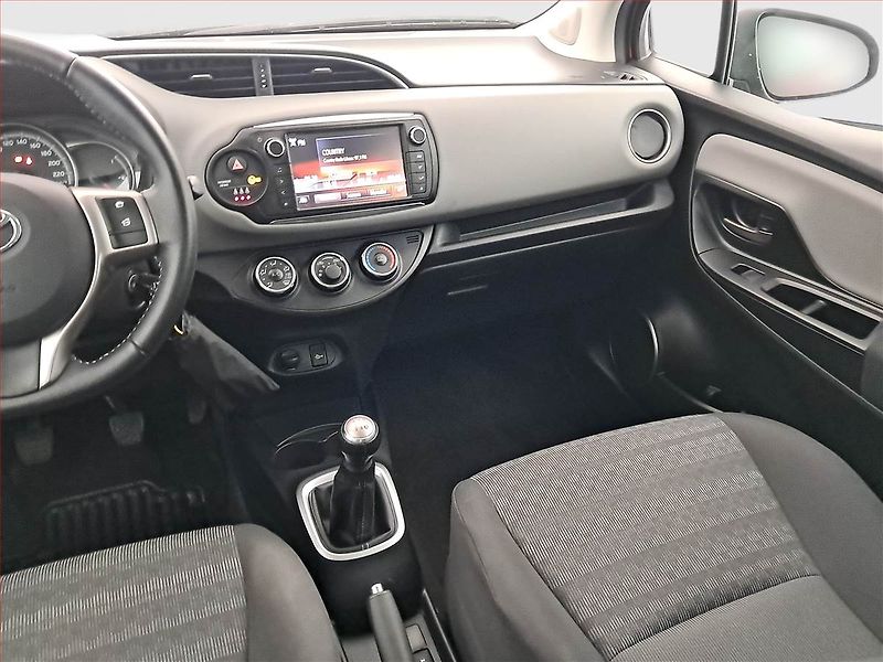 Toyota Yaris (2016) 1.0 VVT-i, ČR,1.maj - fotka 8 z 16
