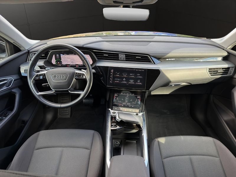 Audi e-tron (2023) 55 300KW 21 ALU  - fotka 14 z 27
