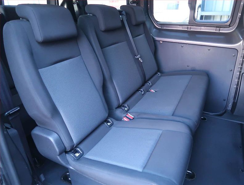 Opel Vivaro (2021) 1.5 CDTI, Bus, 9Míst, ČR, 1Maj - fotka 14 z 16