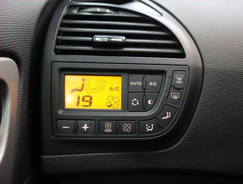Citroën C4 Picasso (2011) 2.0 HDI, 7 míst, Tempomat - fotka 15 z 19