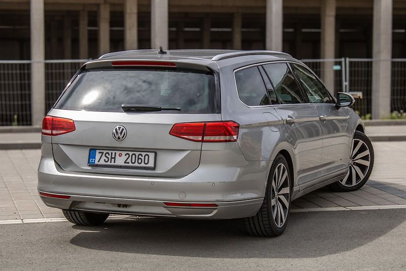 Volkswagen Passat - fotka 4 z 26