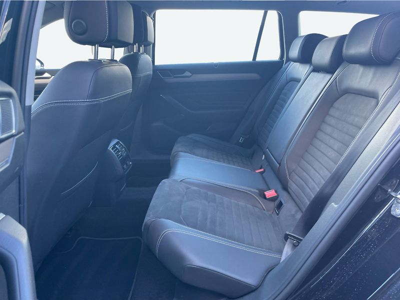 Volkswagen Passat Elegance 2.0 TDI 110 kW DSG Va - fotka 12 z 29