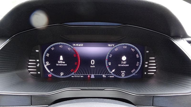 Škoda Superb Kombi 2.0TDi DSG Style plus - fotka 10 z 40