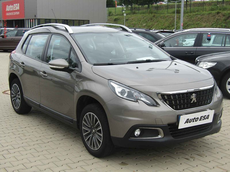 Peugeot 2008 (2017) 1.2 i, 1.maj,ČR, AC, výhřev - fotka 1 z 17