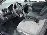 Volkswagen Golf (2010) 1.6TDi, Klima - náhled 9