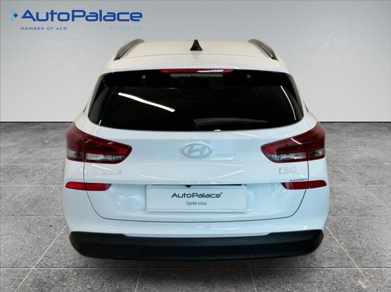 Hyundai i30 1,5 TGDI SMART CLIMA 3390km - fotka 5 z 18