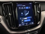 Volvo XC60 D4 AWD R-DESIGN REZERVACE - náhled 38