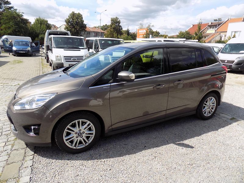 Ford Grand C-MAX 2,2 TDCI 103 KW AUTO/AC, TEMP - fotka 17 z 45