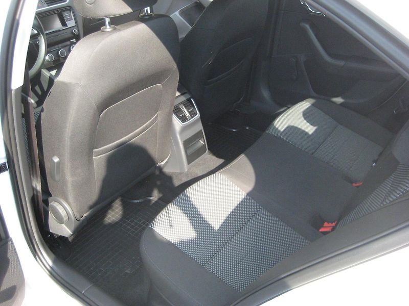 Škoda Octavia 1.4 TSi 110 kW DSG DPH Top ČR! - fotka 17 z 29