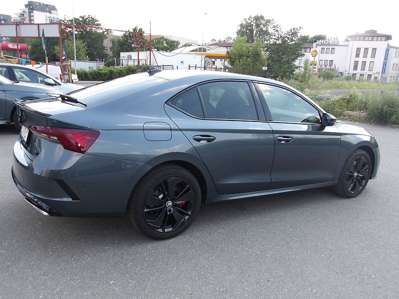 Škoda Octavia 1,4TSi PLUGINHYBRID 1.MAJ. - fotka 9 z 34