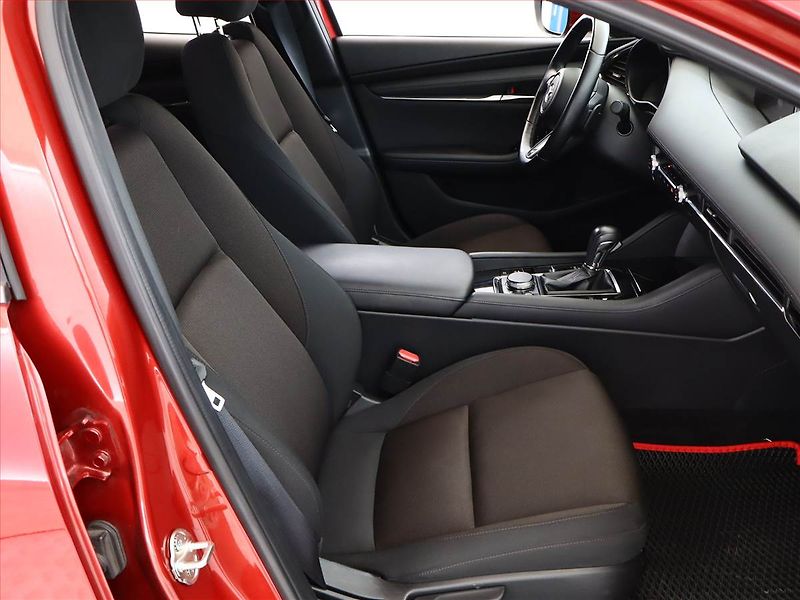 Mazda 3 (2023) 2.0 Skyactiv-G - fotka 7 z 20