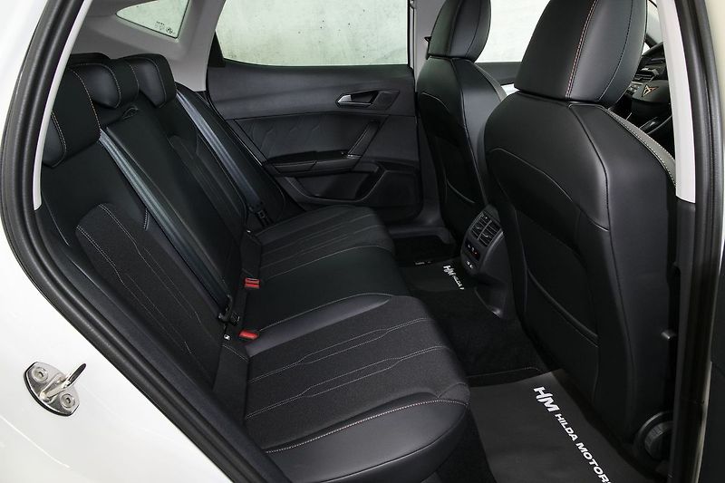 Cupra Formentor 1.5TSI 110kW LED Kamera ZÁRUKA - fotka 13 z 33