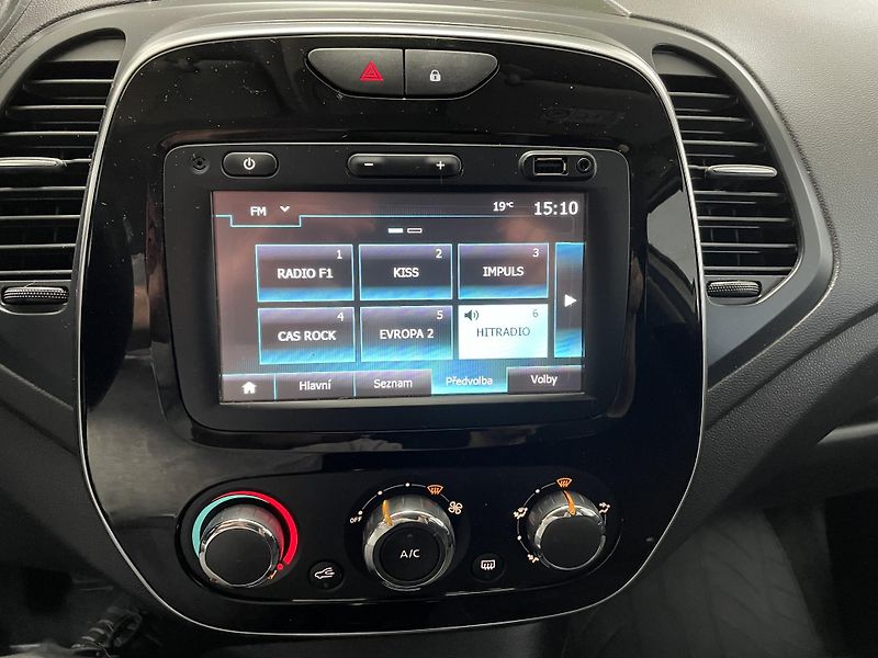 Renault Captur 0.9 TCe ČR 1.MAJ  REZERVACE  - fotka 28 z 30