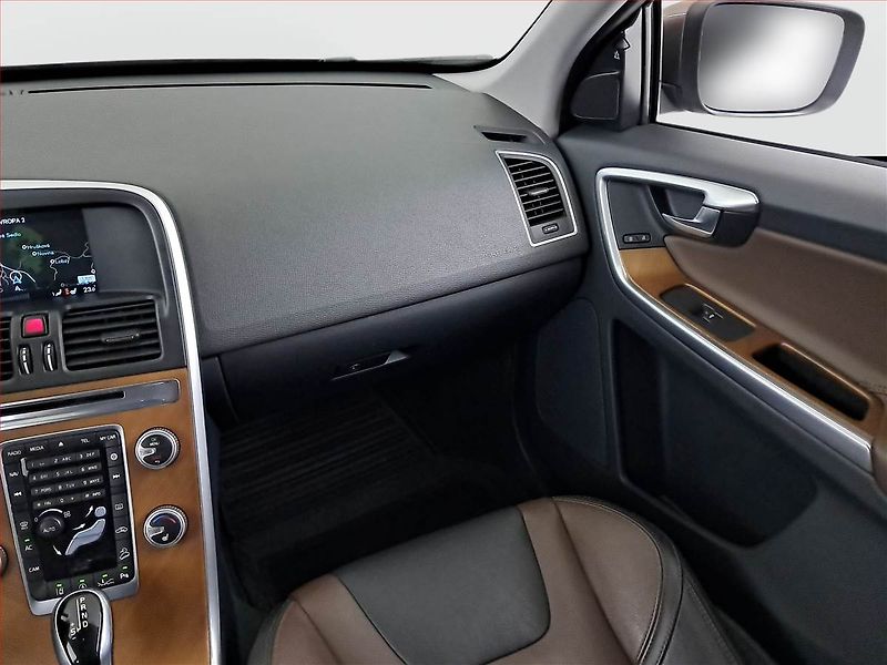 Volvo XC60 (2015) D4, 4X4, Automat, ČR,1.maj - fotka 8 z 19