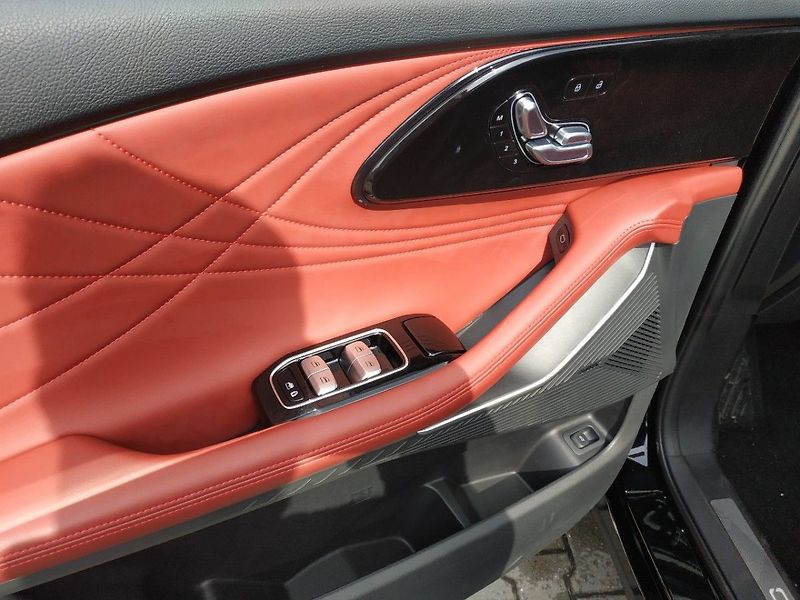 Omoda 9 Premium 1.5 SHS, AWD AT, SKLAD - fotka 9 z 38