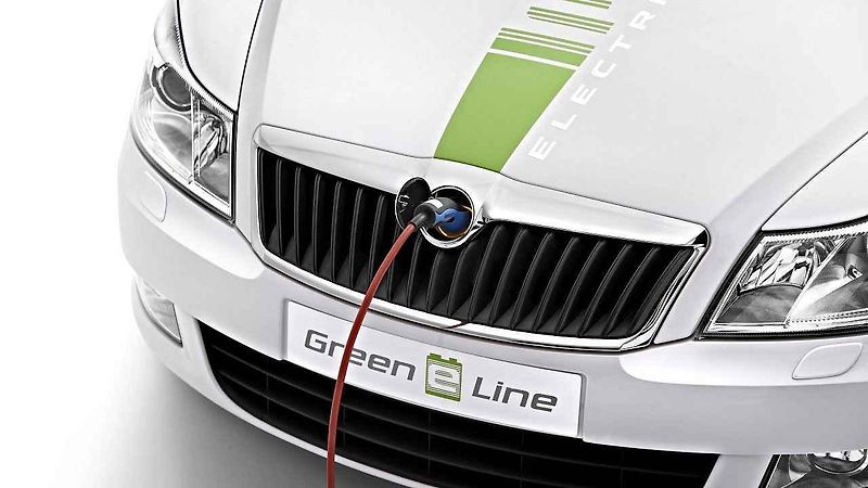 Škoda Octavia se v Čině jmenuje Ou Ya. A je natažená do délky.