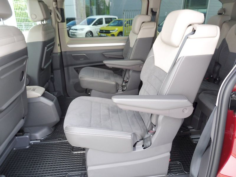 Volkswagen Multivan (2025) Style 1,5 TSI PHEV 180kW DSG 4 - fotka 21 z 31