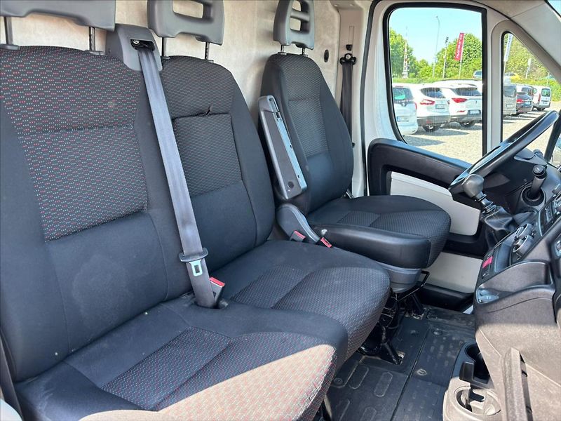 Citroën Jumper 2,0 BlueHDi  L2H2 - fotka 27 z 29