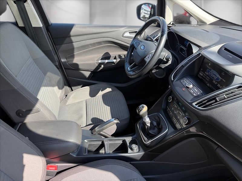 Ford C-MAX 1,5 TDCi 88kW Titanium - fotka 19 z 20