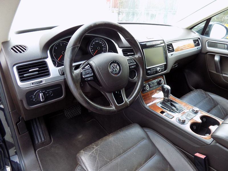 Volkswagen Touareg (2010) 3.0TDI/4x4/Chl.sedačky/LED/ - fotka 14 z 43