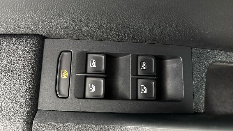 Škoda Octavia 2.0 TDI DSG 4x4 Style Combi - fotka 22 z 25