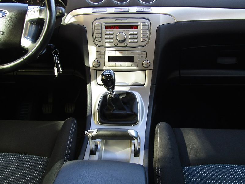 Ford S-MAX (2010) 2.0 TDCi EURO 5 - fotka 17 z 43