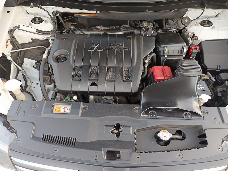 Mitsubishi Outlander (2013) - fotka 19 z 24