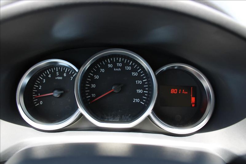 Dacia Sandero 0,9 TCe  STEPWAY, TOP, ČR - fotka 15 z 31