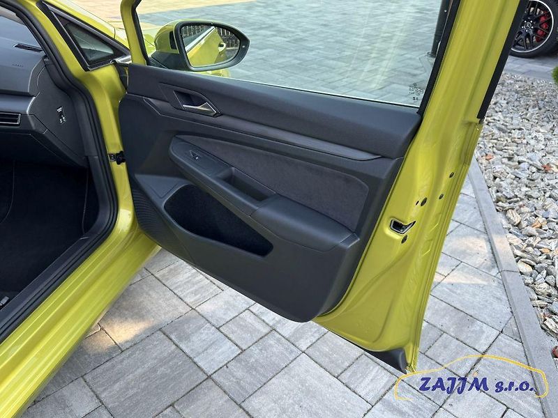 Volkswagen Golf 2.0TDI 110kw DSG + kamera - fotka 45 z 51