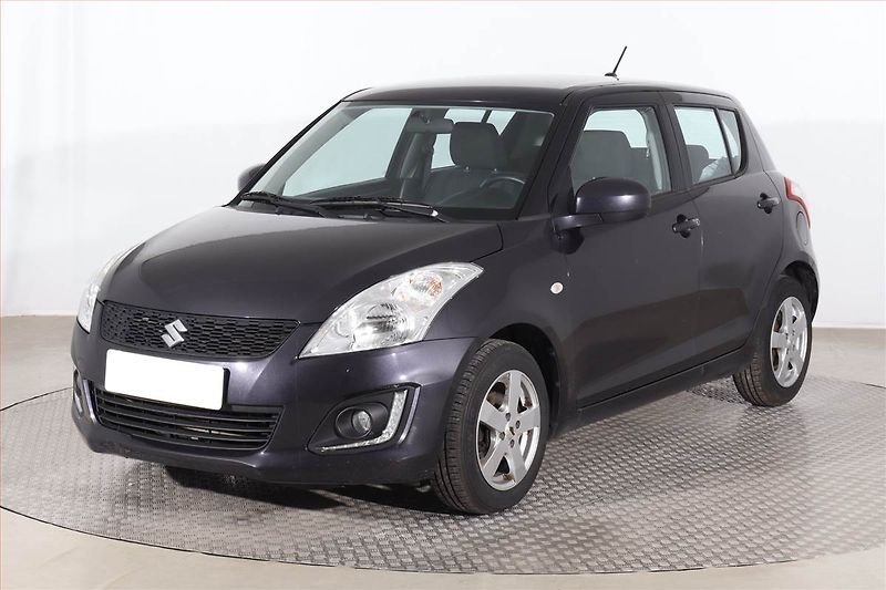 Suzuki Swift (2015) 1.2, Tempomat, Park. senzory - fotka 2 z 17