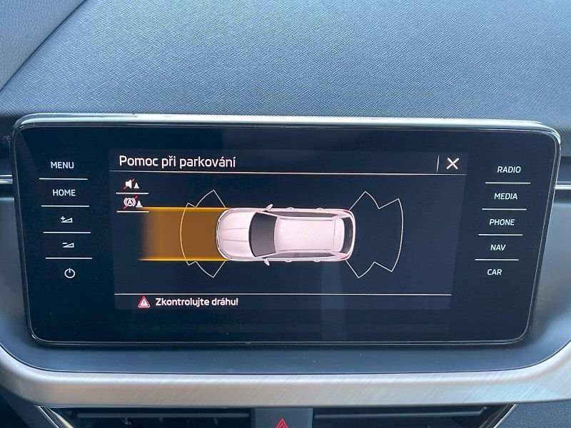 Škoda Kamiq (2023) 1.0 TSI 81 kW Style Plus - fotka 16 z 32