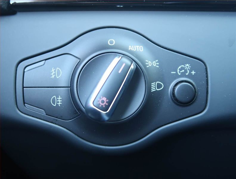 Audi A5 (2016) S-Line 2.0 TDI, 4X4, Automat - fotka 17 z 21