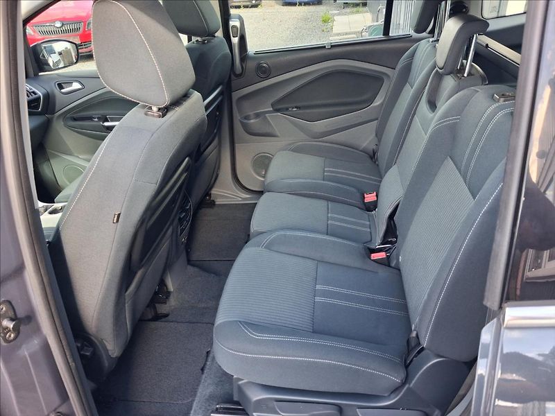 Ford Grand C-MAX 2,0 tinanium, kamera, keyless - fotka 15 z 15