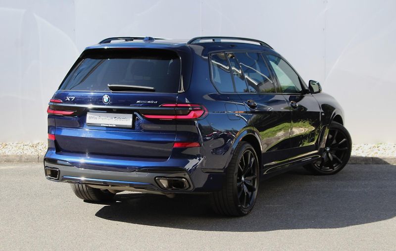 BMW X7 X7 xDrive40d - fotka 2 z 33