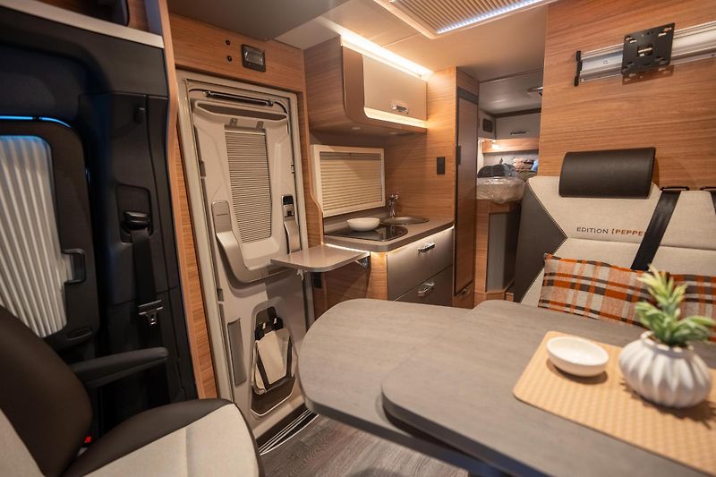 Weinsberg CaraCompact MB (2026) 640 MEG [PEPPER] EDITION - fotka 10 z 22