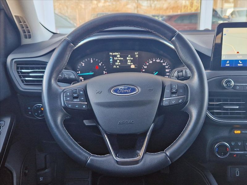 Ford Focus 1,5 EB Titanium LED Webasto - fotka 20 z 22