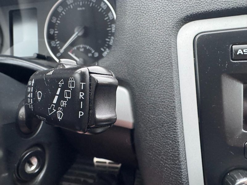 Škoda Octavia (2011) SCOUT 4X4 2,0 TDI 103 AUTOMAT - fotka 25 z 50