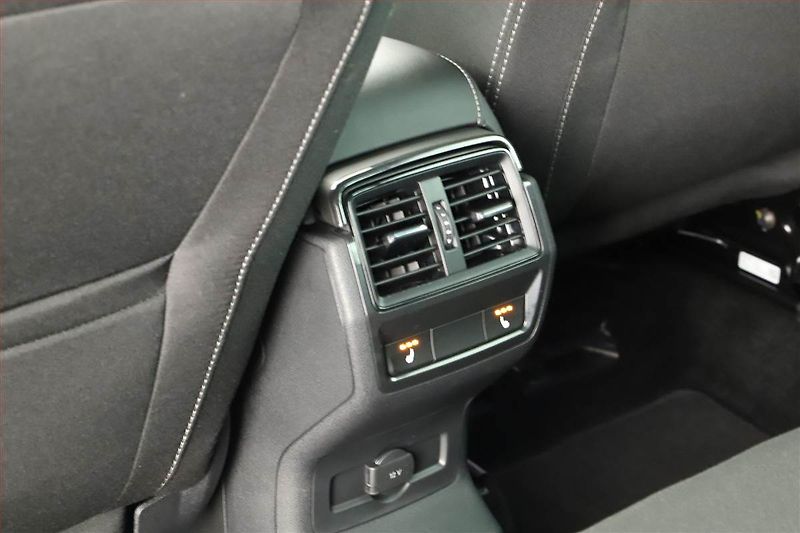 Škoda Karoq (2025) 2.0 TDI, SPORTLINE, AUTOMAT - fotka 16 z 19