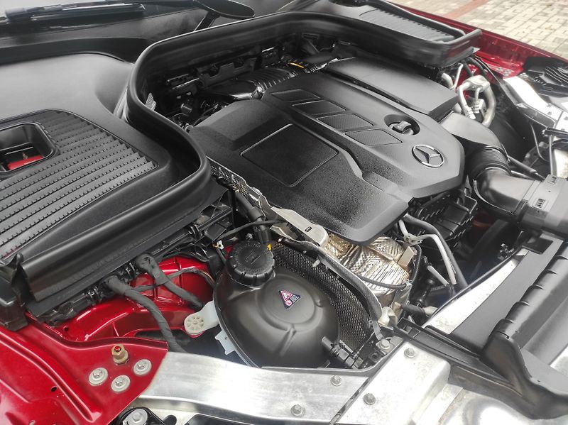 Mercedes-Benz GLC 220D  4matic - fotka 39 z 50