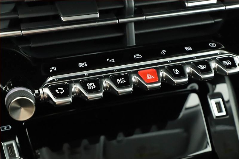 Peugeot 2008 (2022) 50 kWh, SoH 94% - fotka 12 z 19