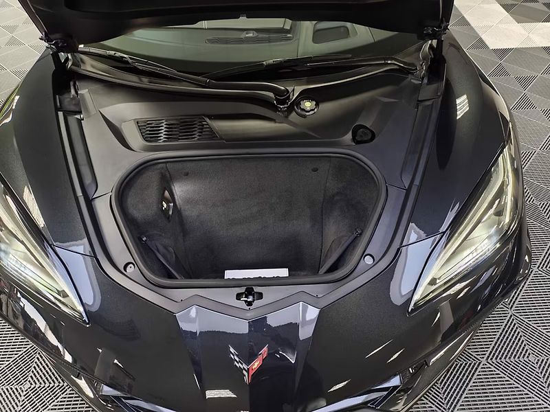 Chevrolet Corvette (2025) 3LT Coupé Lift Nappa Carbon - fotka 29 z 30